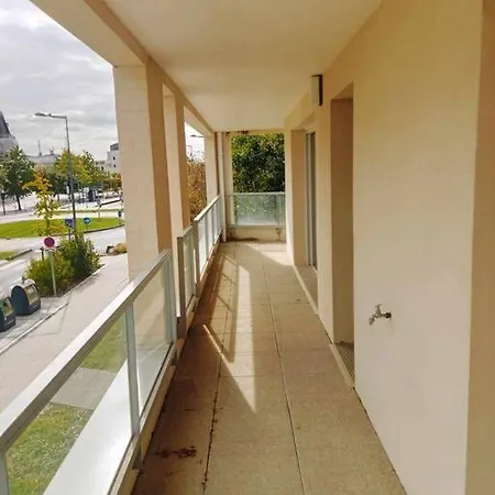 Apartment Avec Grand Balcon Angers